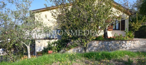 5 rooms House in Fosdinovo, Italy No. 118009 7