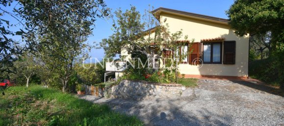 5 rooms House in Fosdinovo, Italy No. 118009 6