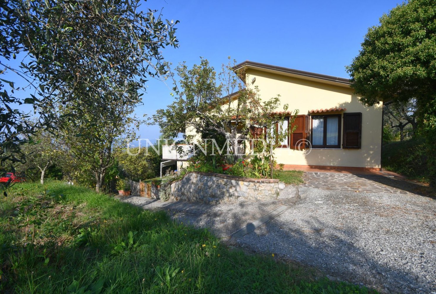 5 rooms House in Fosdinovo, Italy No. 118009