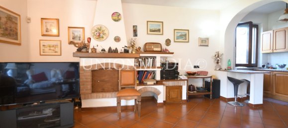 5 rooms House in Fosdinovo, Italy No. 118009 16