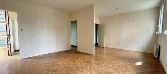 2 bedrooms House in Laon, France No. 255448 3