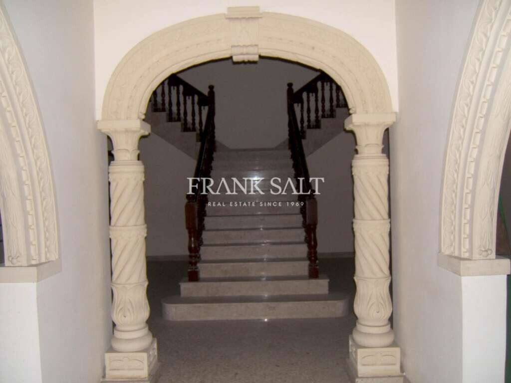 Maison à Paola, Malta 430m² No. 1721