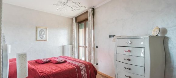 6 rooms Penthouse in Cesano Maderno, Italy No. 236255 4