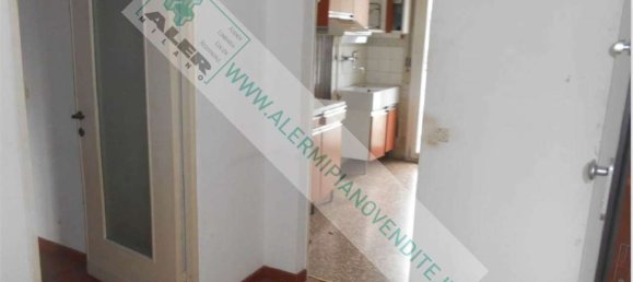 3 bedrooms Apartment in Milan, Italy No. 373113 4