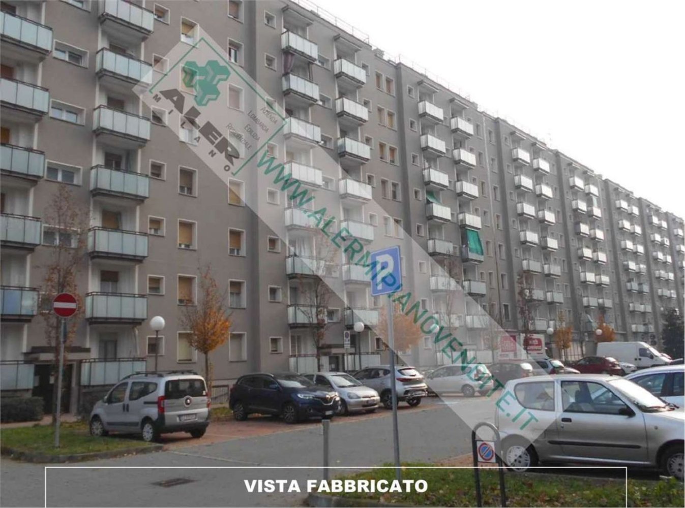 3 bedrooms Apartment in Milan, Italy No. 373113