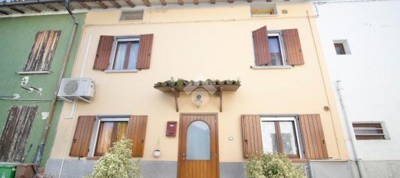 3 rooms House in Reggio Emilia, Italy No. 14680 30