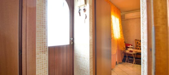 3 rooms House in Reggio Emilia, Italy No. 14680 82