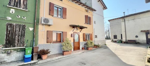 3 rooms House in Reggio Emilia, Italy No. 14680 70