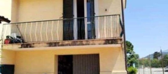 8 rooms Apartment in Foligno, Italy No. 193614 2