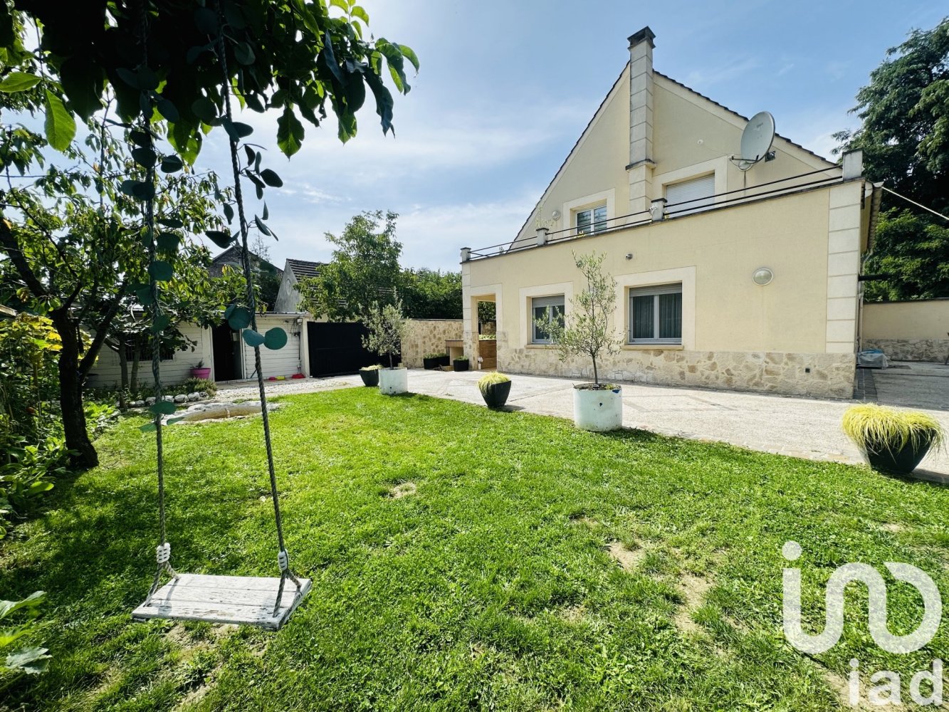 4 bedrooms House in Saint-Maximin, France No. 159176