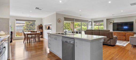 4 bedrooms House in Leongatha, Australia No. 1075 13