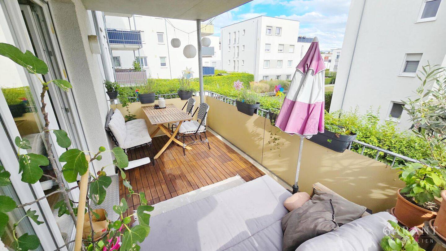 Квартира с 3 спальнями в Эслинген, Германия № 238412