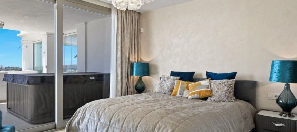 7 bedrooms Apartment in Marbella, Spain No. 39691 2