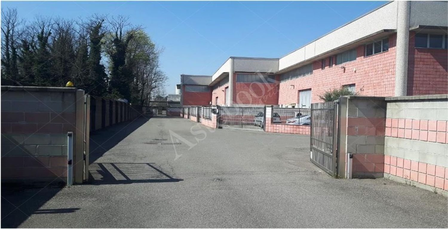 Armazém em Caronno Pertusella, Italy 478 m² N.º 336414