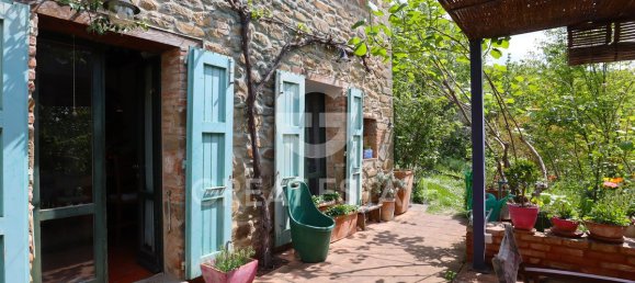 3 bedrooms House in Paciano, Italy No. 154336 5