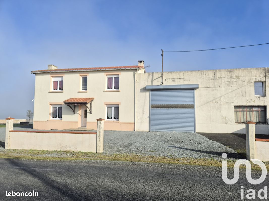 5 rooms House in Vendee, France No. 95659