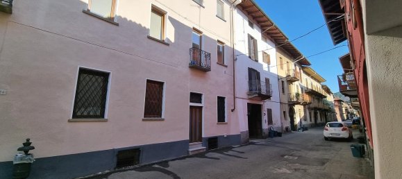 Квартира с 3 комнатами в Гаттинара, Италия № 172009 3