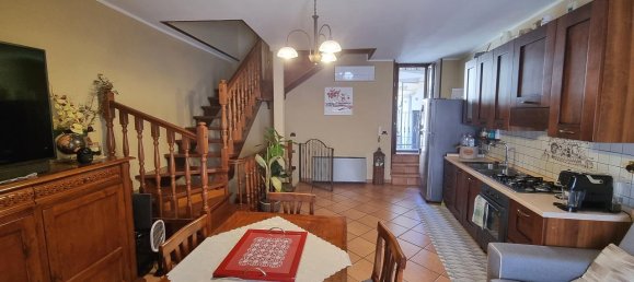 Квартира с 3 комнатами в Гаттинара, Италия № 172009 10