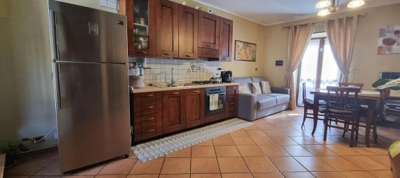 Квартира с 3 комнатами в Гаттинара, Италия № 172009 9