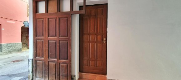 Квартира с 3 комнатами в Гаттинара, Италия № 172009 5