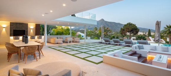 5 bedrooms Villa in Marbella, Spain No. 72783 15