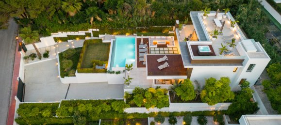5 bedrooms Villa in Marbella, Spain No. 72783 33