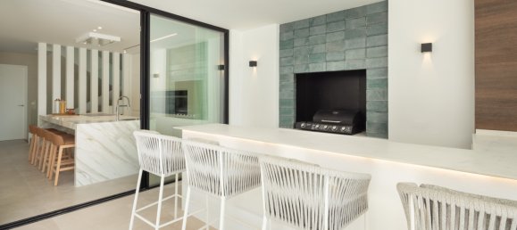 5 bedrooms Villa in Marbella, Spain No. 72783 12