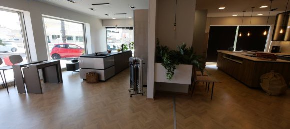 2-Zimmer Gewerbliche Immobilie in Ragusa, Italy, Nr. 305052 2