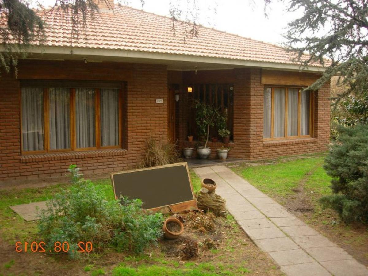 3 bedrooms House in Mar del Plata, Argentina No. 74883