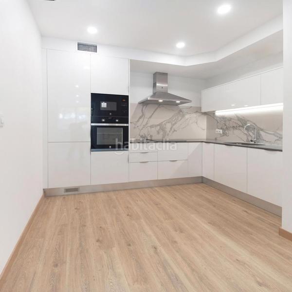 Квартира с 2 спальнями в Сантс-Монтжуик, Испания № 77424