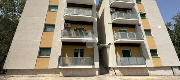 Apartamento de 3 dormitorios en Matera, Italy No. 318065 10