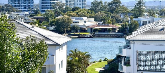 2 bedrooms Apartment in Biggera Waters, Australia No. 664 2