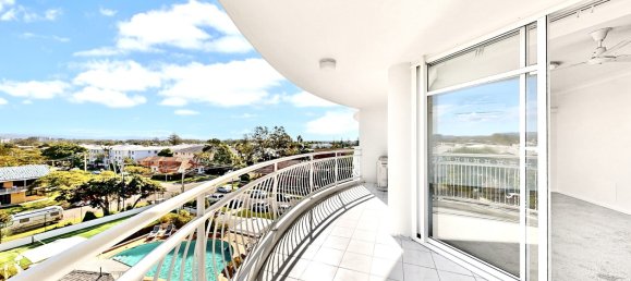 2 bedrooms Apartment in Biggera Waters, Australia No. 664 3