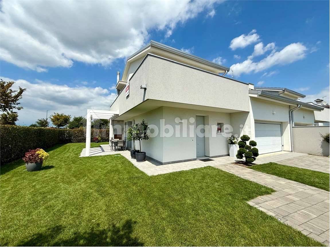 4-Zimmer Villa in Trevignano, Italy, Nr. 301616