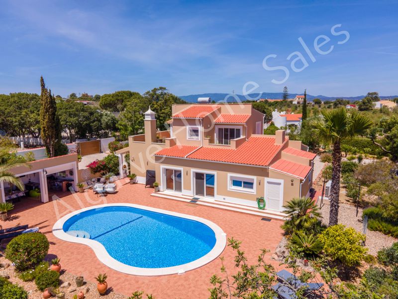 3 bedrooms Villa in Porches, Portugal No. 114319