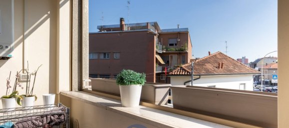 2-salle Appartement à Bovisio Masciago, Italy No. 257424 10