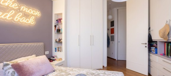 2-salle Appartement à Bovisio Masciago, Italy No. 257424 16