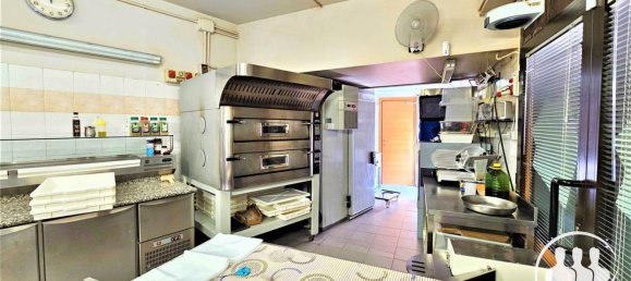 2 rooms Commercial property in Venaria Reale, Italy No. 136481 2
