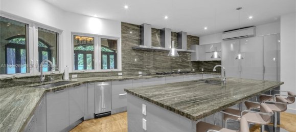 7 Schlafzimmer Villa in Miami, USA, Nr. 615123 17