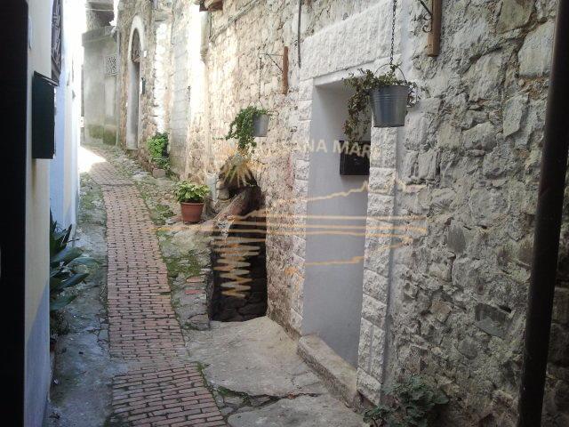 3 rooms House in Ceriana, Italy No. 137014