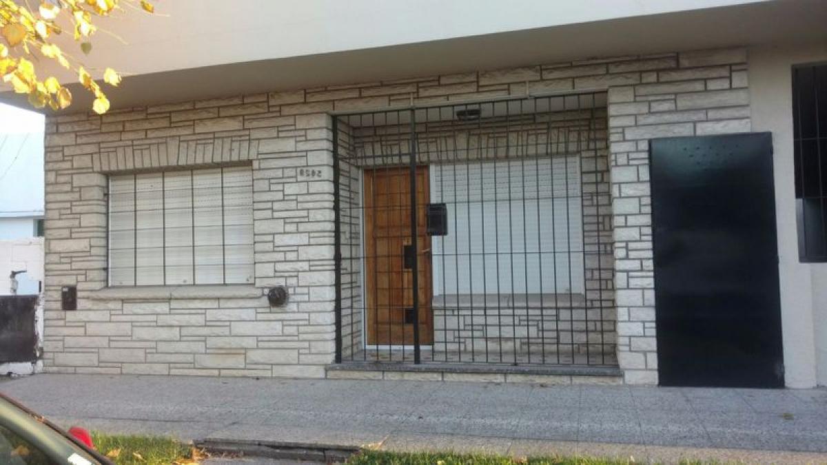 2 bedrooms House in Mar del Plata, Argentina No. 81546