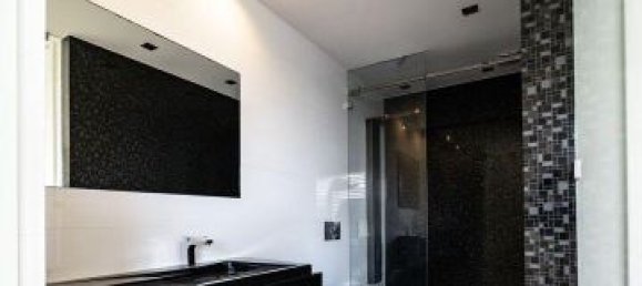 3 bedrooms House in Madalena, Portugal No. 18069 16