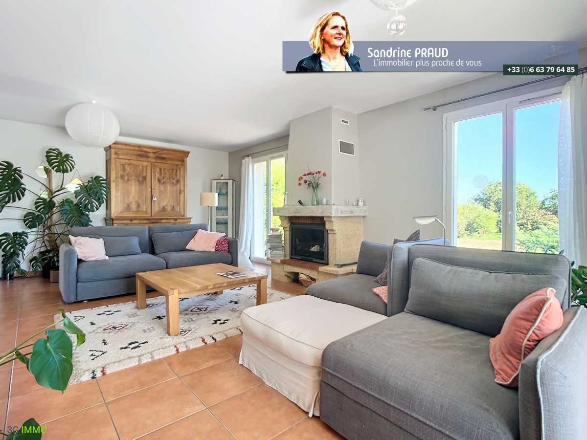 5 bedrooms Villa in Saint-Seurin-sur-l'Isle, France No. 192218