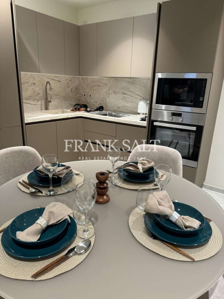 Квартира с 1 спальней в Сент-Джулианс, Мальта № 8168