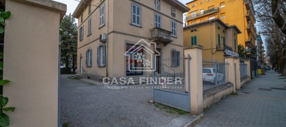 3 rooms Apartment in Parma, Italy No. 19077 11