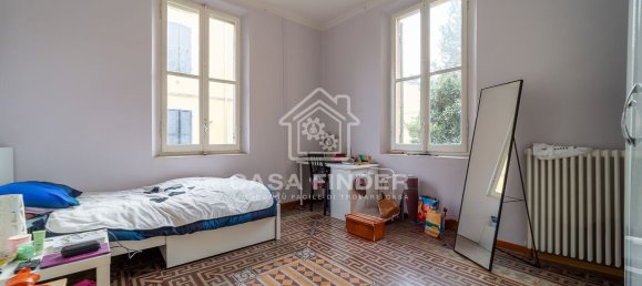 3 rooms Apartment in Parma, Italy No. 19077 8