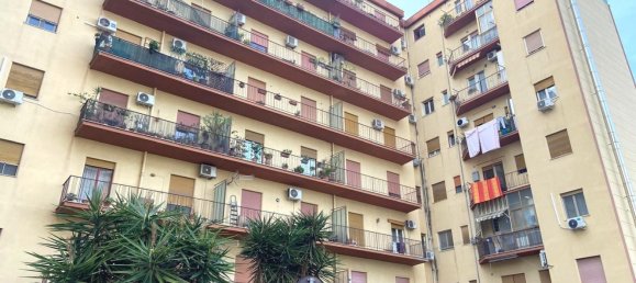 5 rooms Apartment in Palermo, Italy No. 46502 2