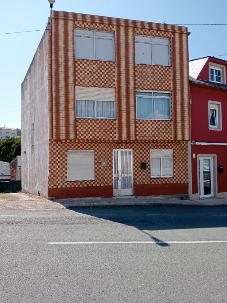Casa de 4 dormitorios en Malpica de Bergantiños, Spain No. 160261