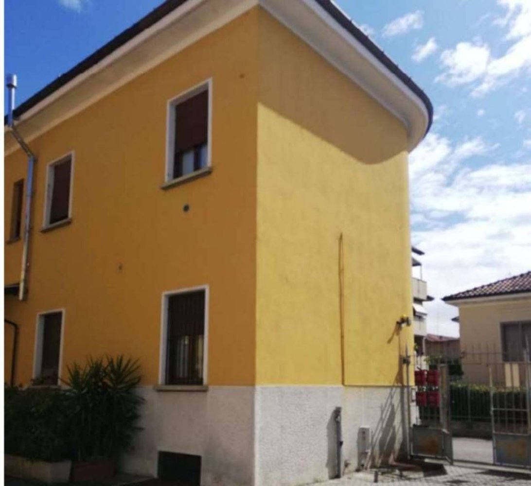 Квартира с 2 комнатами в Бовизио Машаго, Италия № 182428