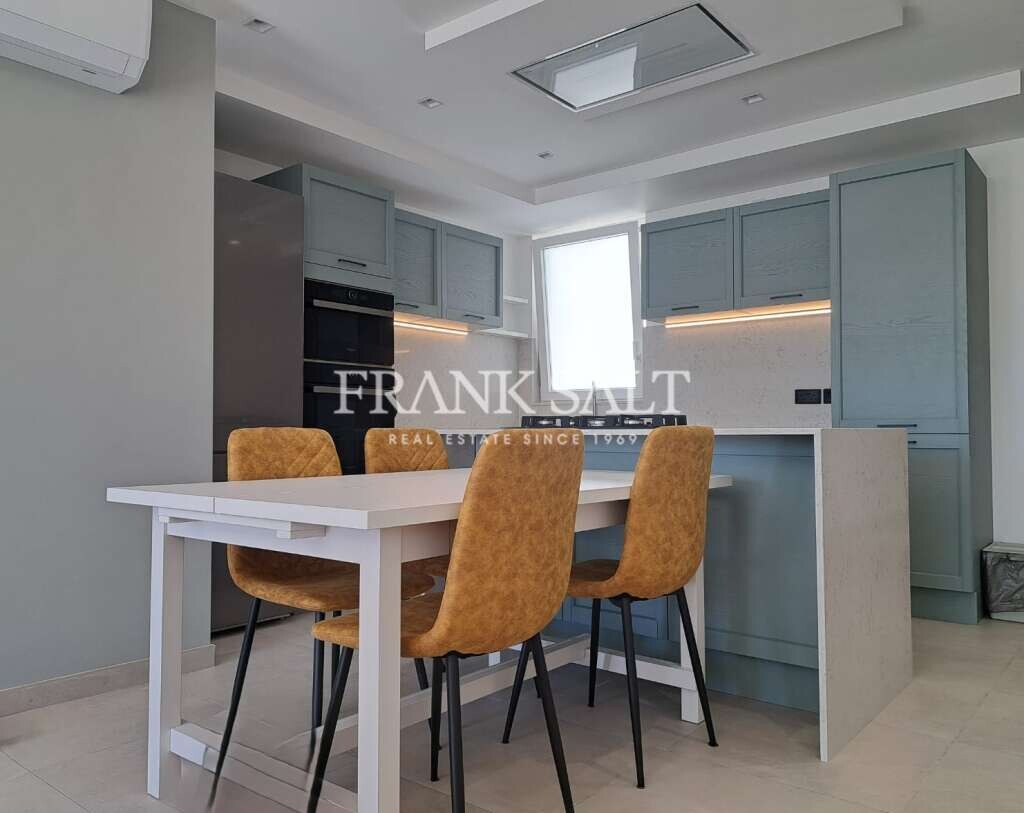 2 bedrooms Penthouse in Manikata, Malta No. 8017